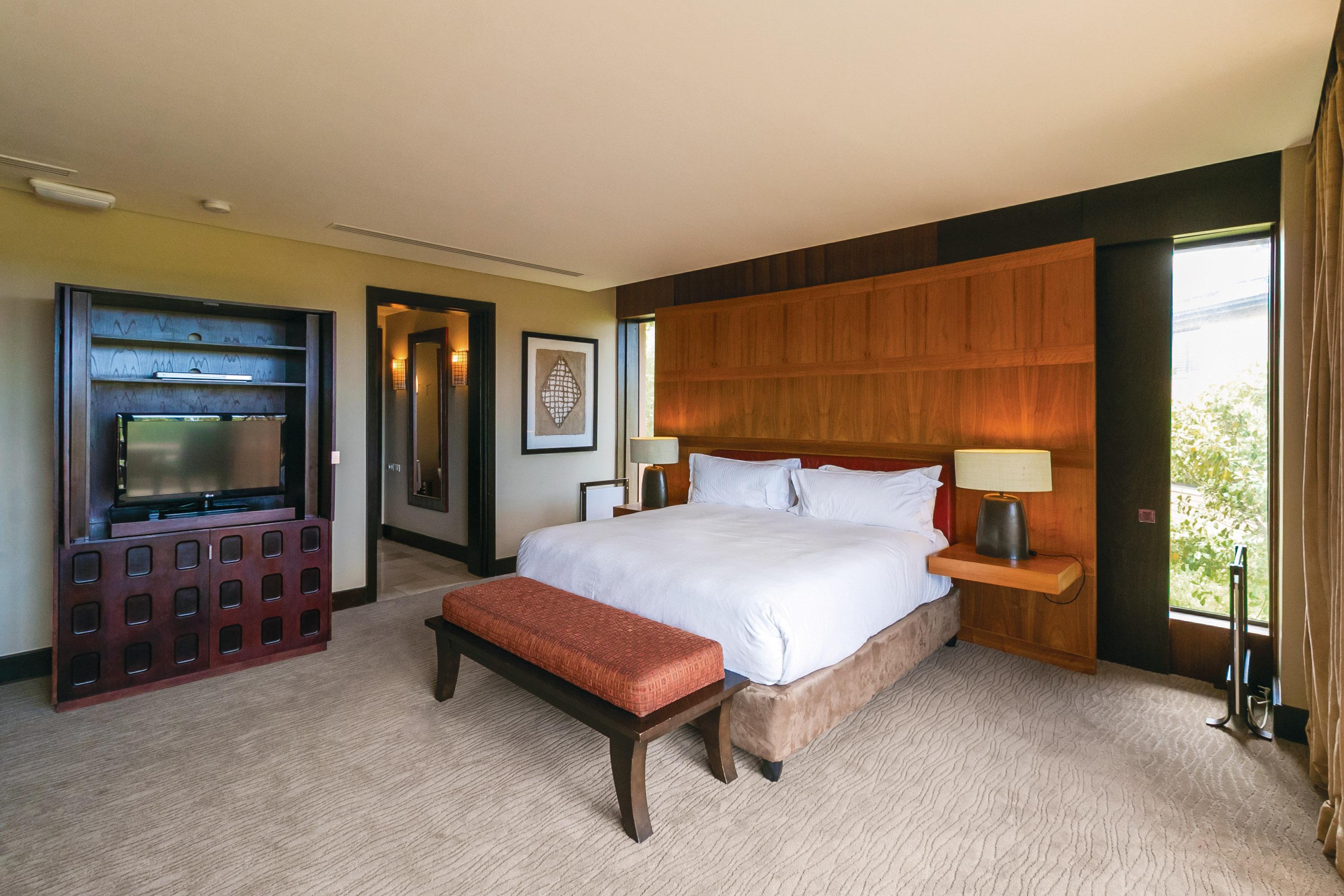 Pezula Nature Retreat كنيسنا المظهر الخارجي الصورة A bedroom at the Four Seasons Hotel