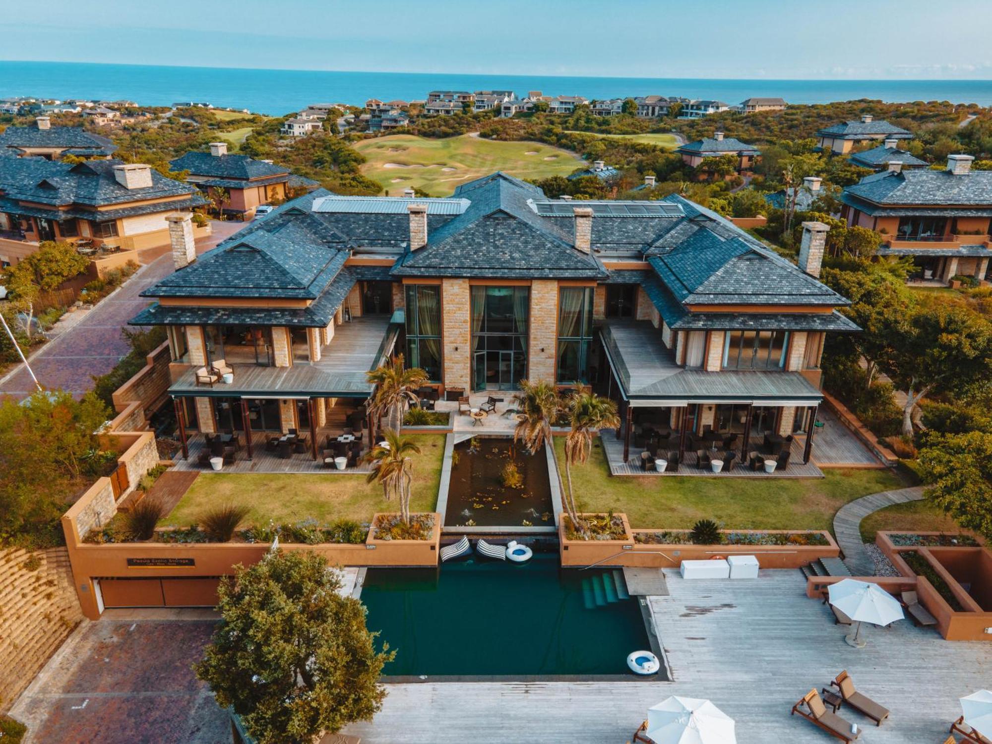 Pezula Nature Retreat كنيسنا المظهر الخارجي الصورة A villa at the Pearl Valley golf estate