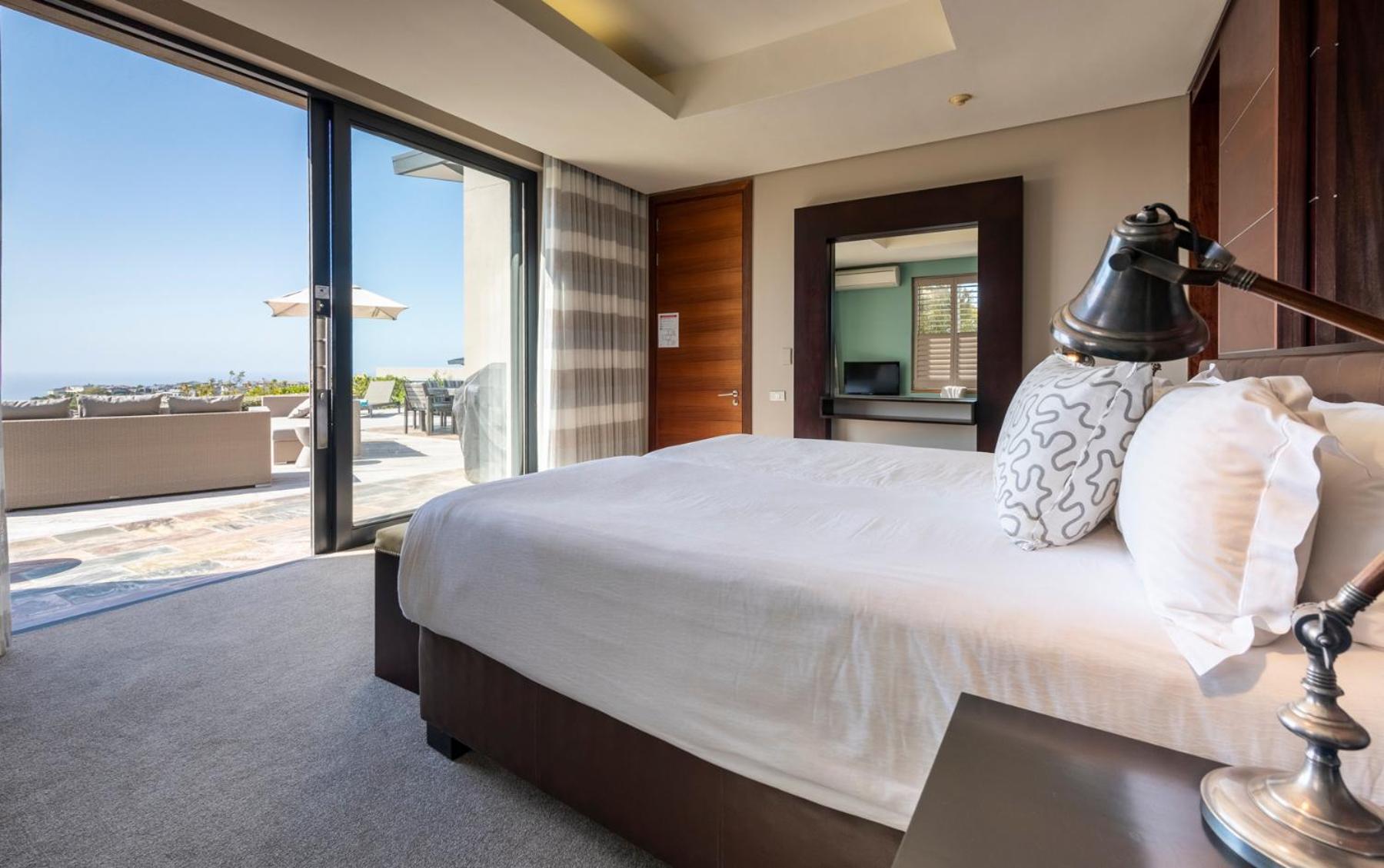 Pezula Nature Retreat كنيسنا المظهر الخارجي الصورة A bedroom at the Cape Town edition
